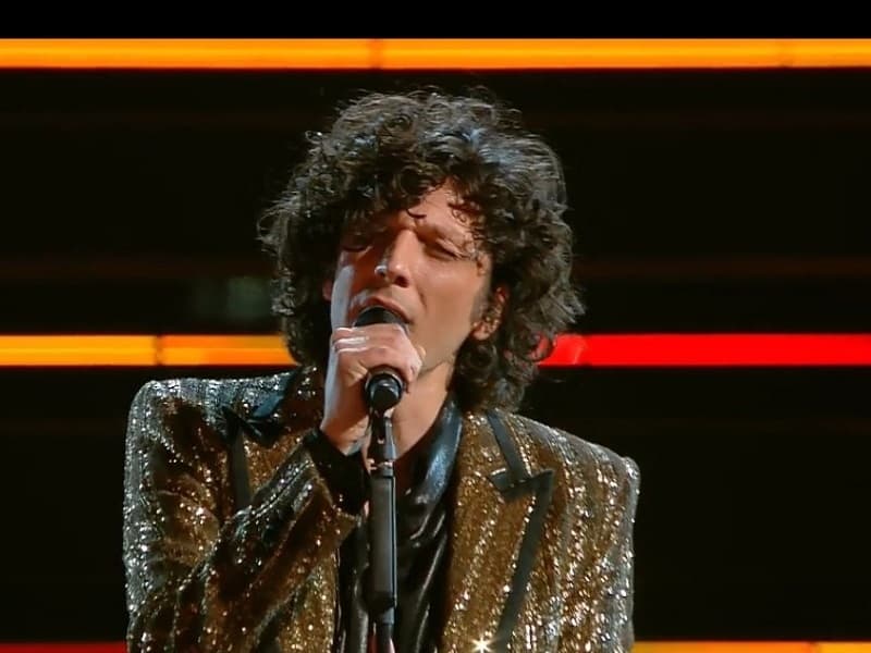 Ermal Meta cancella il tour nei teatri per “problemi personali”