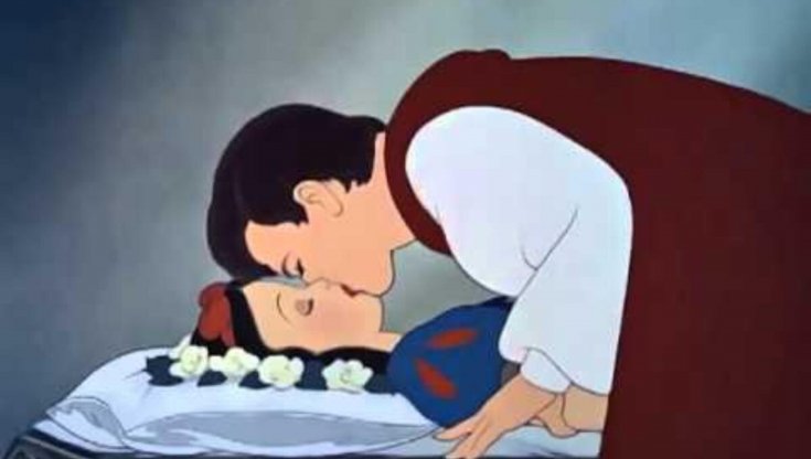 Biancaneve e il bacio del principe “Non consensuale”, la polemica.