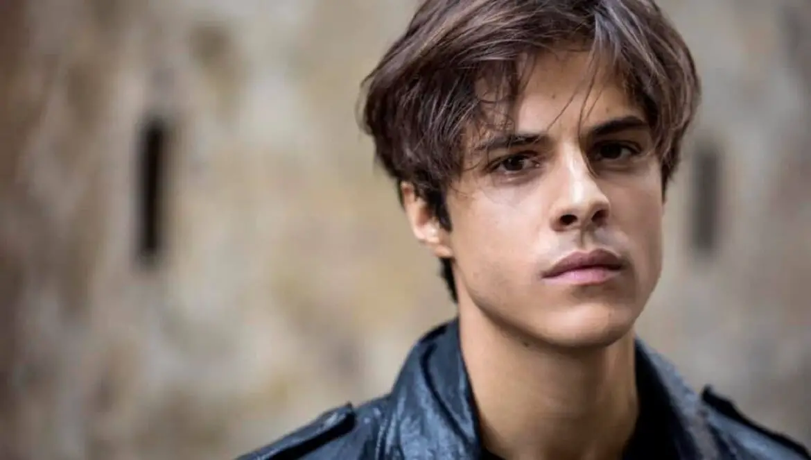 Michele Merlo, addio. Maria de Filippi: “Eri un ragazzo speciale”