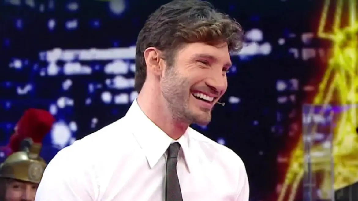 Stefano De Martino, torna in tv: Bar Stella il suo nuovo progetto Rai dedicato al nonno