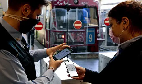 Green pass: all’Inps più di 80mila certificati di malattia, +11,2% rispetto a martedì scorso