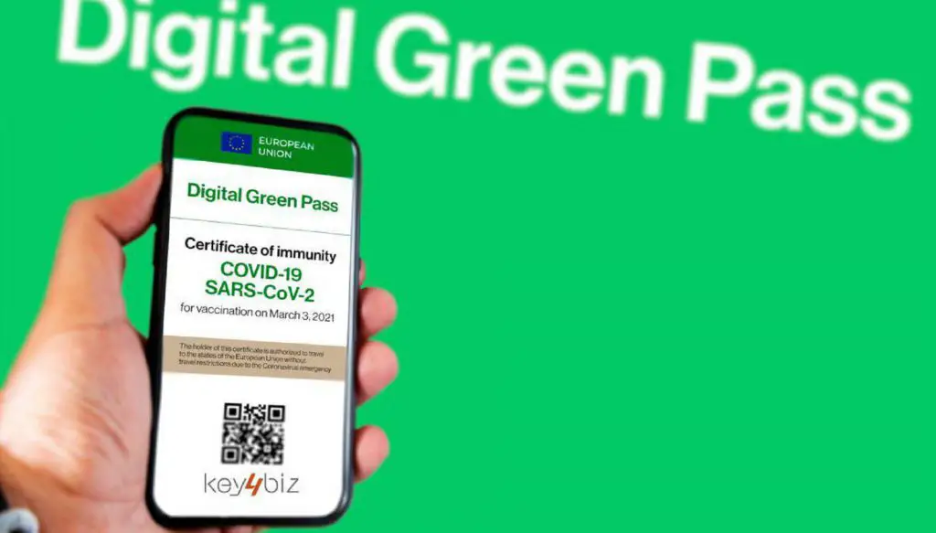 Covid, verso l’intesa: i negozi dove non servirà il Green pass per entrare