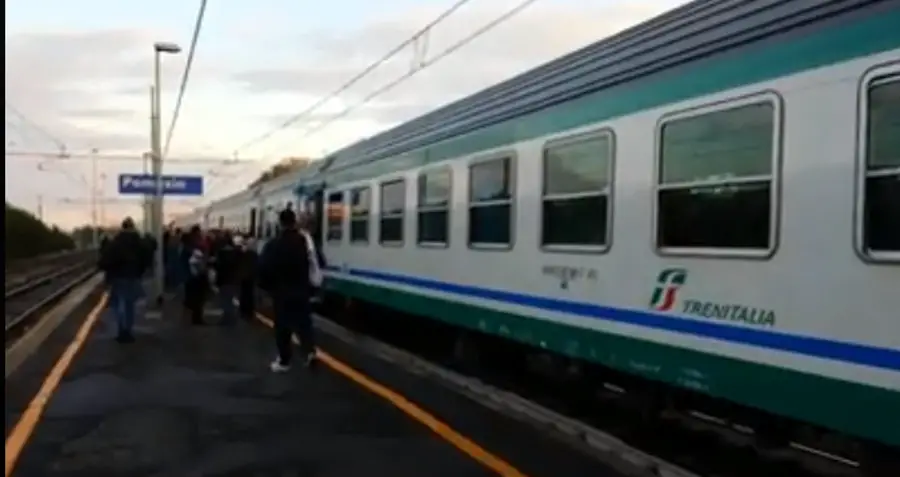 Un treno travolge una sedicenne: ascoltati gli amici, un tragico incidente