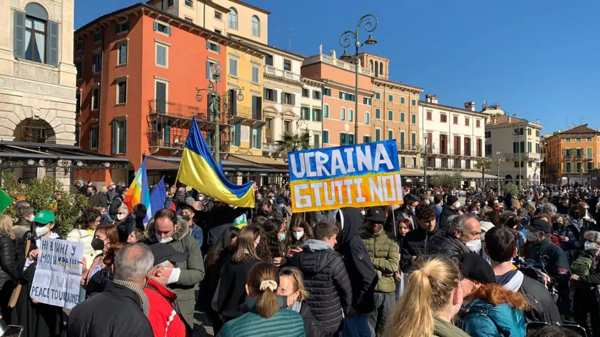 Verona: sindaci e comunità ucraina in piazza per la pace