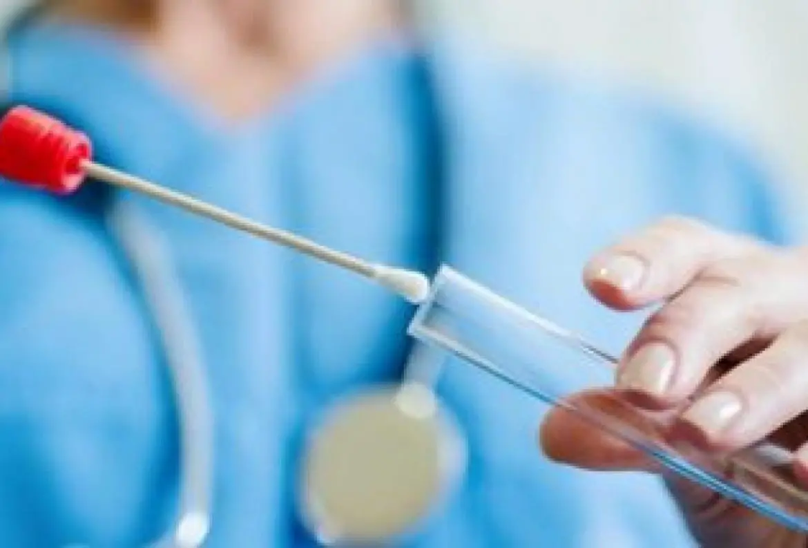 Aumento prezzi tamponi per under 18: scaduto accordo