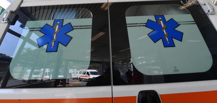 Incidenti: l’auto cappotta, 62enne muore nel Modenese