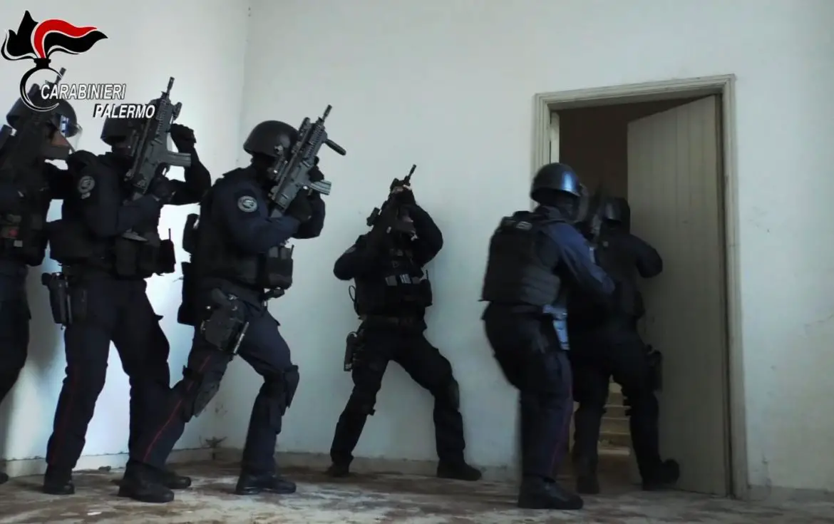 Operazione antimafia a Palermo: eseguiti 9 fermi di indiziati di delitto