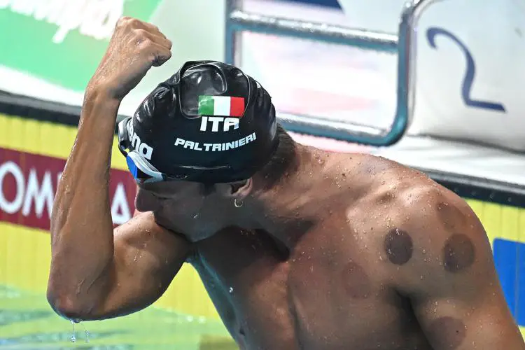 Melbourne, mondiali di nuoto: Paltrinieri oro nei 1.500 stile libero, l’Italia trionfa con record nella staffetta