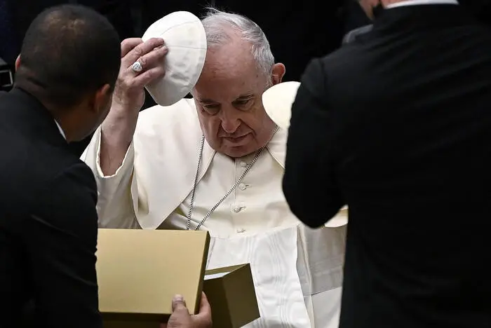 Gli auguri di Mattarella al Papa: “Importanti i suoi accorati appelli”