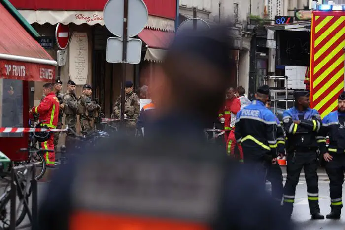 Spari nel centro di Parigi, tre morti e tre feriti: fermato un uomo