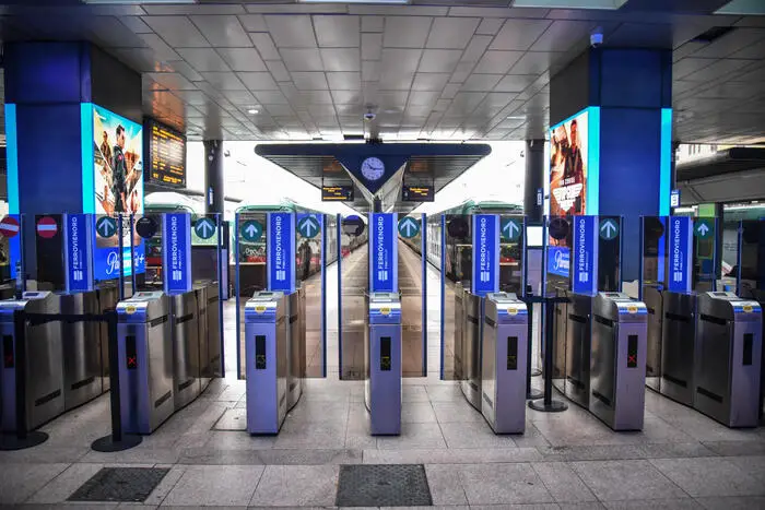 Roma, giovane israeliana accoltellata alla stazione Termini: indagine della Procura per tentato omicidio