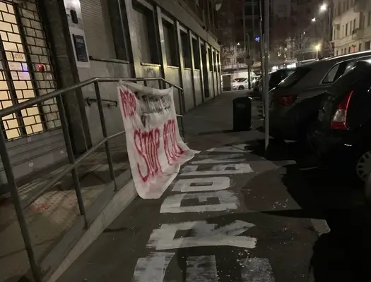 Morto in uno stage: studenti imbrattano la sede dell’Inail a Milano