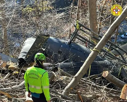 Elicottero caduto nel Biellese: morto il pilota