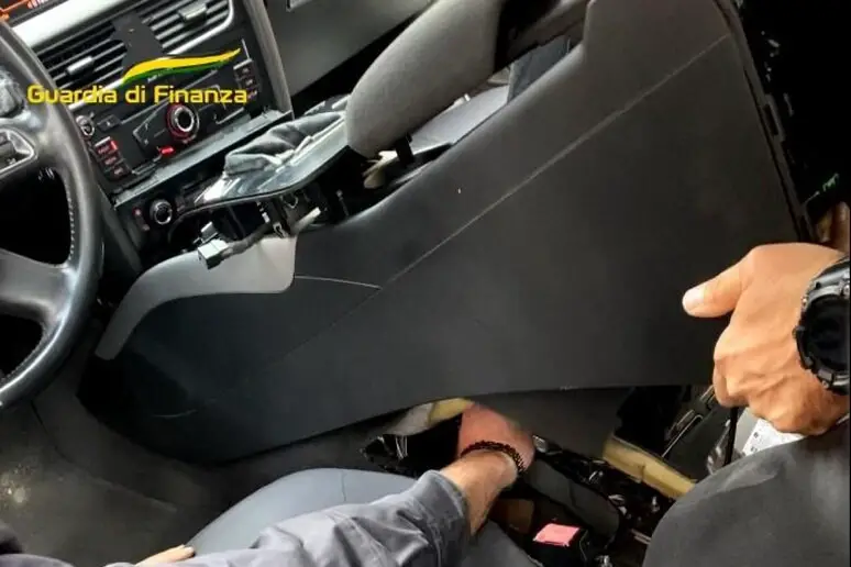 Falerna (CZ) | In auto con oltre cinque chili di cocaina, arrestato – VIDEO