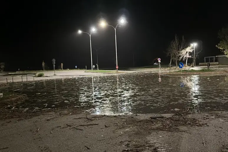 Nocera Terinese (CZ) | Maltempo a il lungomare invaso dall’acqua