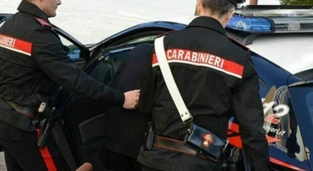 Reggio Calabria | Violato il divieto di avvicinamento, cerca l’ex compagna al lavoro: arrestato 27enne – VIDEO