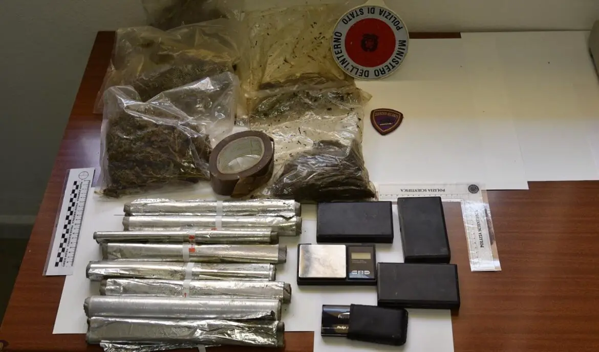 Crotone | Sequestrati cocaina e hashish, 12 misure cautelari ad Acquabona