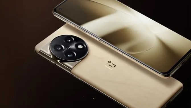 OnePlus 12, super batteria, 5400 mha con ricarica wireless a 50w.