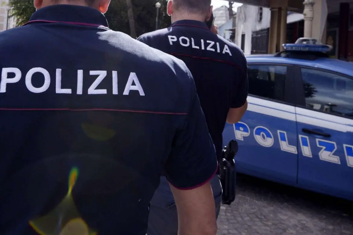 Bari | Per due omicidi e armi, arrestate otto persone