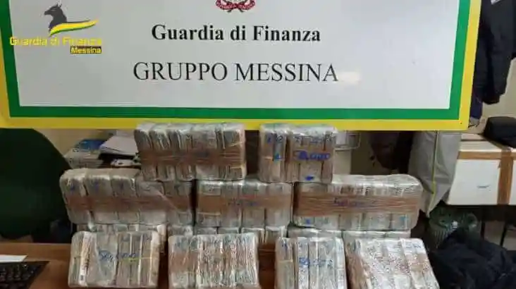 Messina | Calabrese fermato all’imbarco dei traghetti con 600mila euro in contanti.