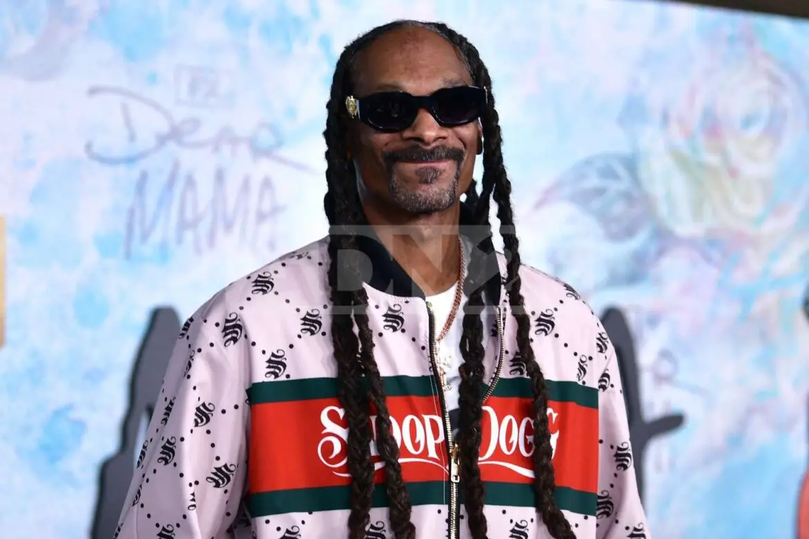 Tutto ha una fine! Snoop Dogg smette di fumare e chiede privacy.