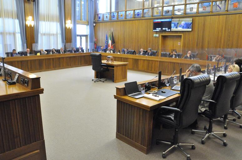 Aosta | L’elezione del presidente per il rinnovo del Corecom ha visto la maggioranza andare in minoranza.