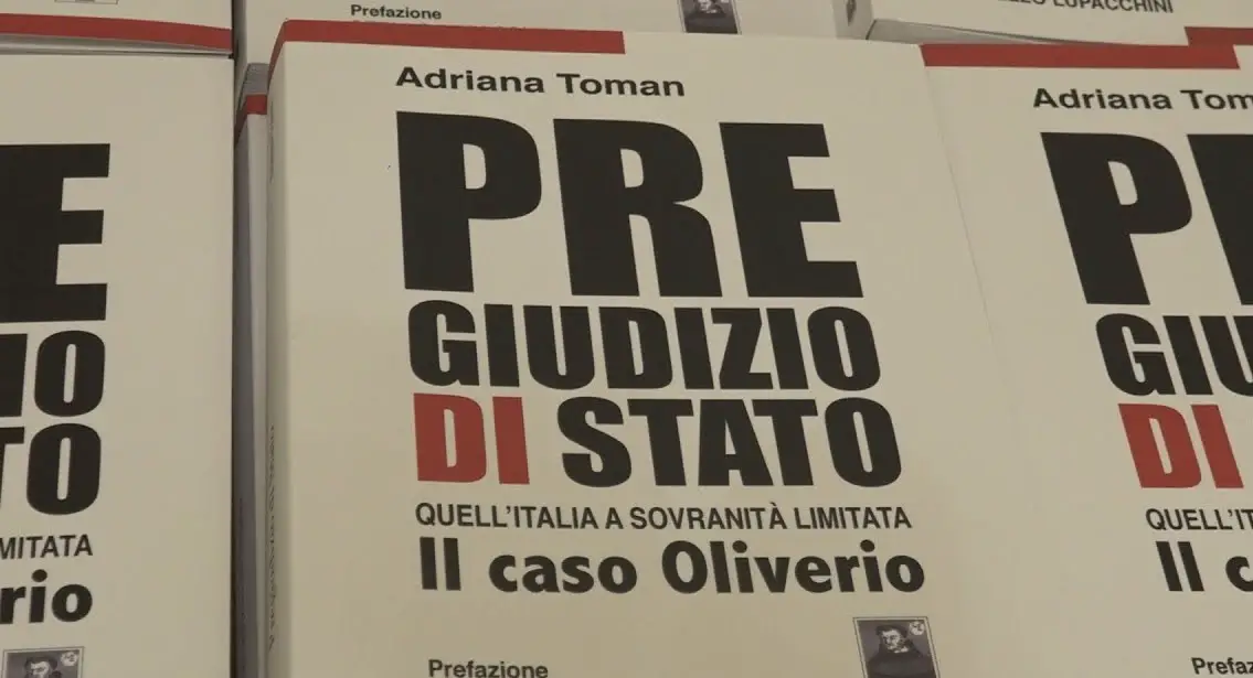 Catanzaro | Presentato saggio “Pregiudizio di Stato – Quell’Italia a sovranità limitata – Il caso Oliverio”